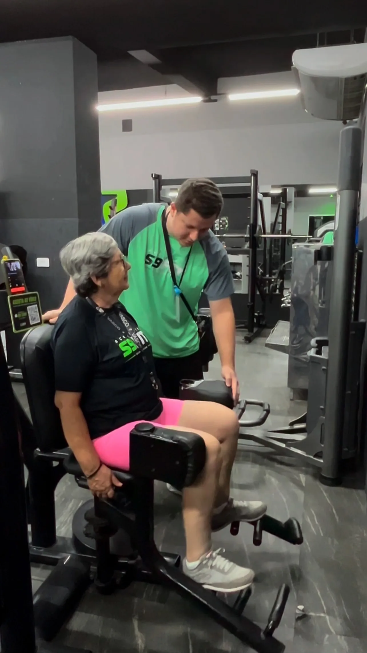 Ambiente interno da S9 Fit com acompanhamento proximo no Anil