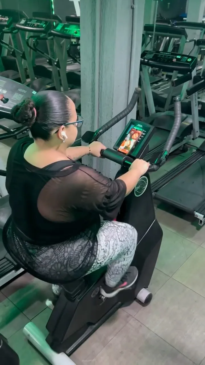 Peca da S9 Fit sobre como movimentar o corpo ajuda a aliviar a mente e reduzir o estresse do dia a dia.